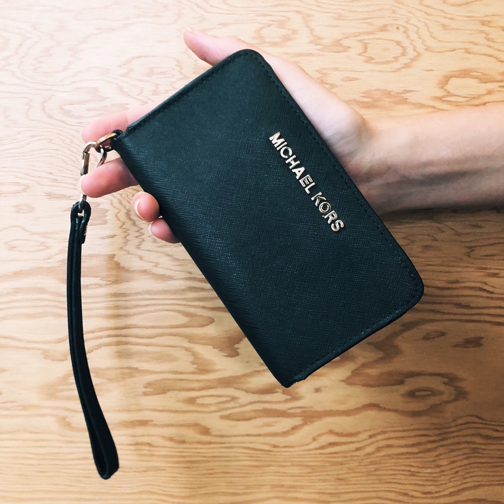 Michael Kors Wristlet IPhone 5